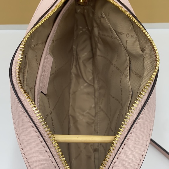 MICHAEL KORS LARGE EW ZP CHAIN XBODY POWDER BLUSH - Picture 9 of 16